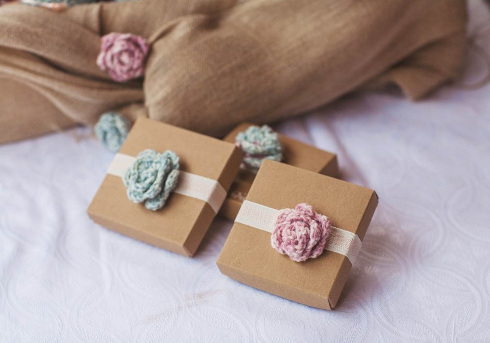 DIY crochet flower baptism favors