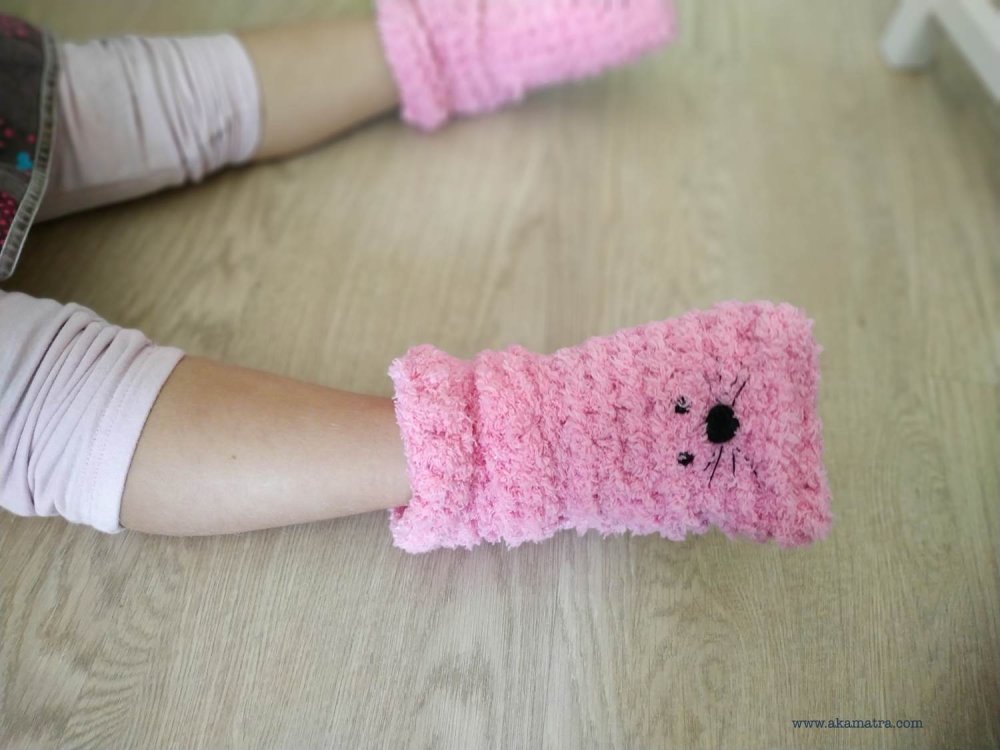 fluffy kids slippers knitting pattern