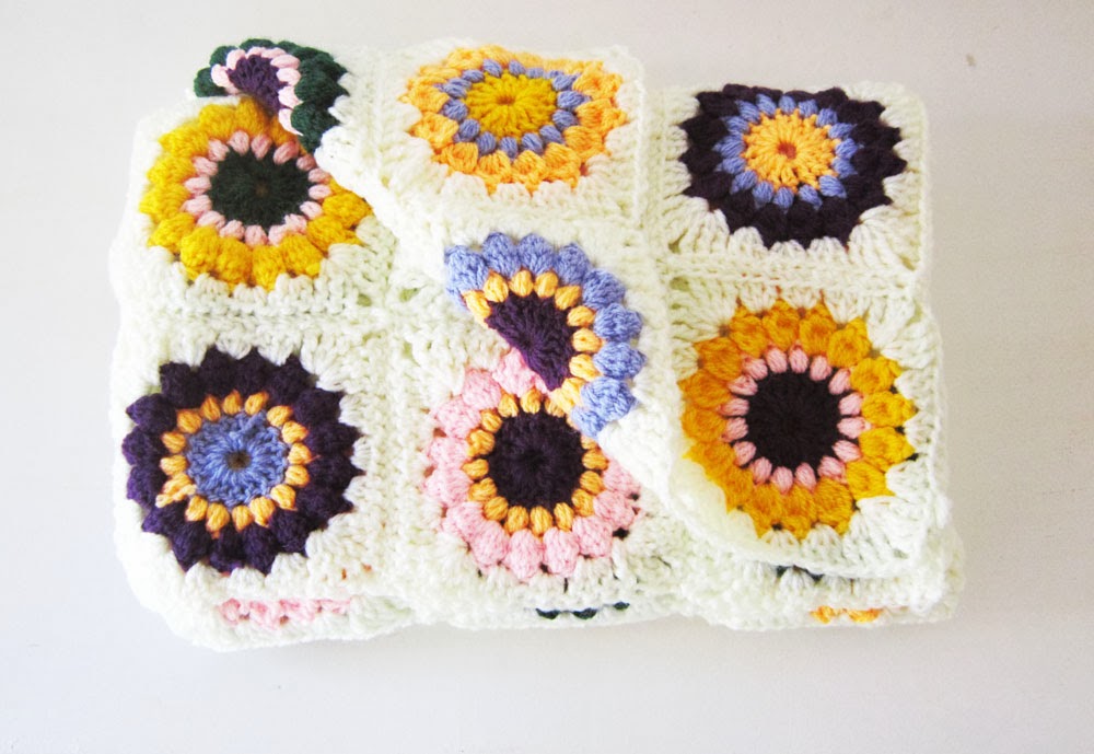 Sunburst Granny Square - Free Crochet Pattern - You Should Craft