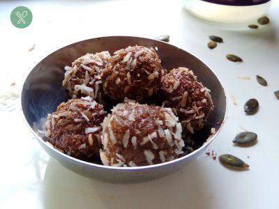 Choco-matcha-latte and sugar free vegan raw choco-bites recipe