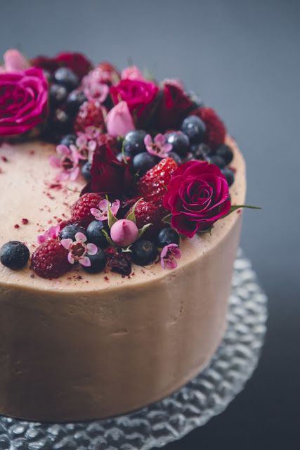 The Big Cake Decision: Should You Bake It Or Buy It?