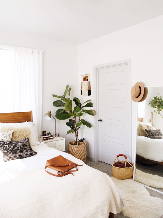 Make Your Bedroom Look Bigger And Better Akamatra