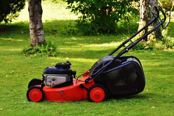 lawn-mower-1593898_640.jpg