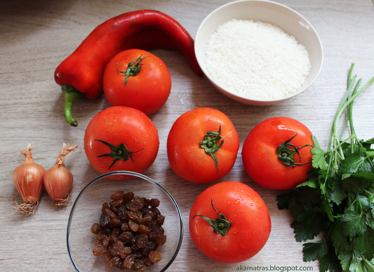 Stuffed tomatoes - Greek gemista - Vegan recipe