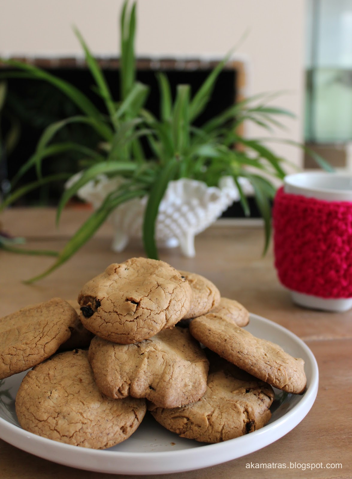 Cinnamon and raisin cookies