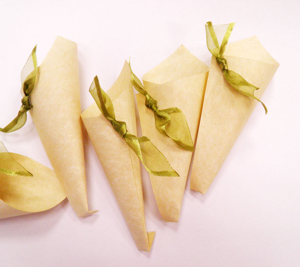 Wedding rice cones DIY