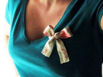 DIY T-shirt refashion - Make a fabric bow for any top!