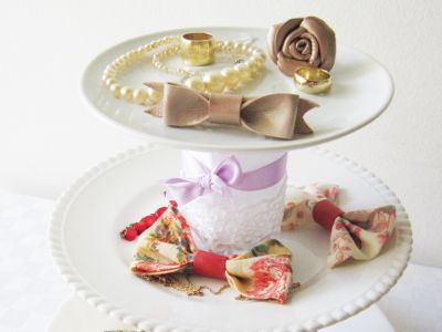 DIY romantic plate stand for jewelry and more!