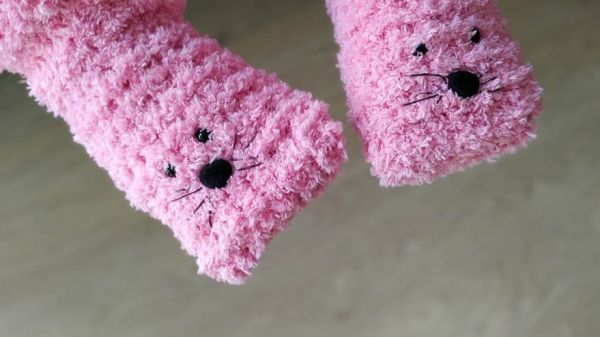 fluffy-kids-slippers-knitting-pattern-free