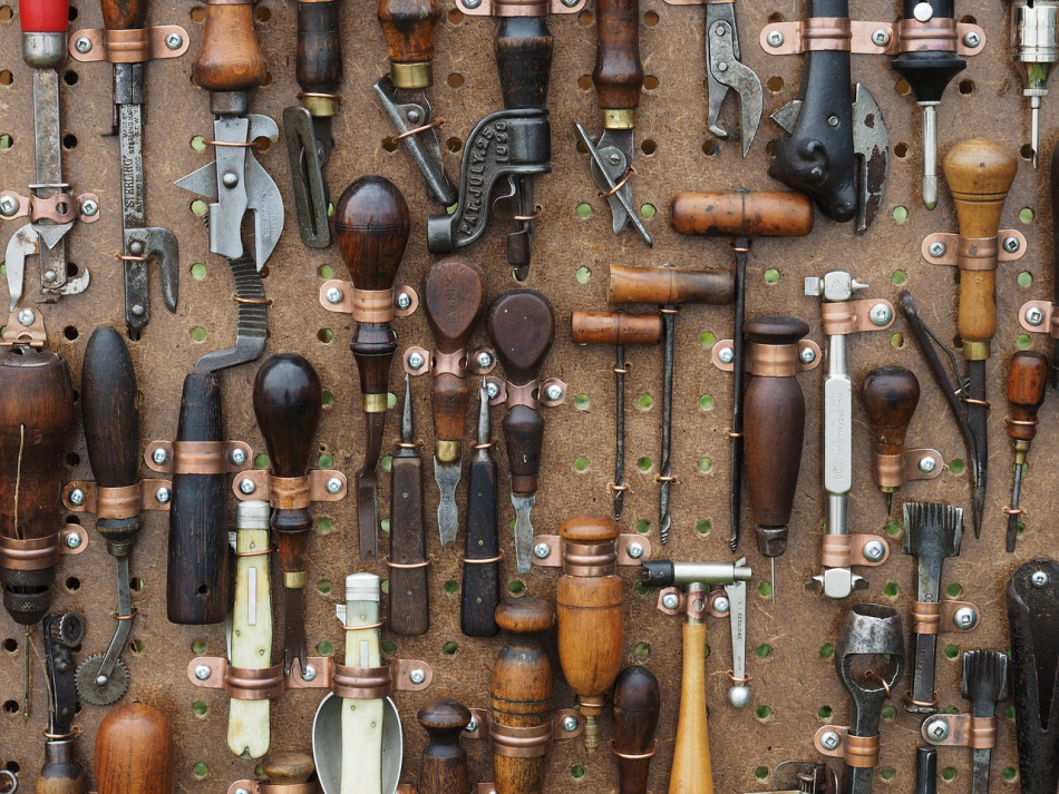 tools-1083796_1280.jpeg