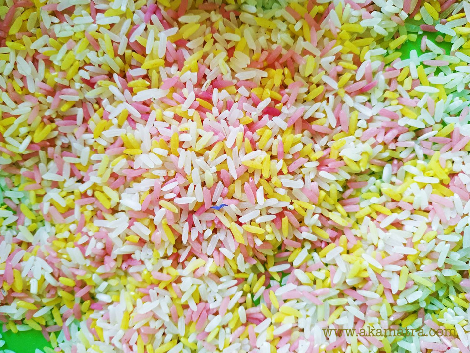 how-to-dye-rice-for-kids-play-naturally.jpeg