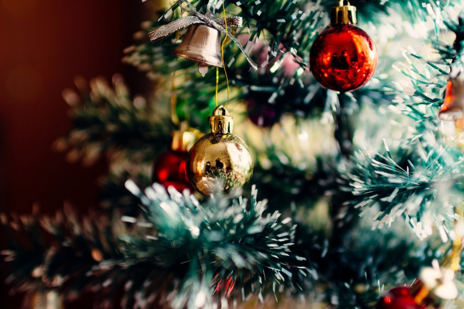 christmas-tree-1149619_1280.jpeg