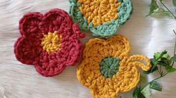 flower-placemat-crochet-pattern.jpeg